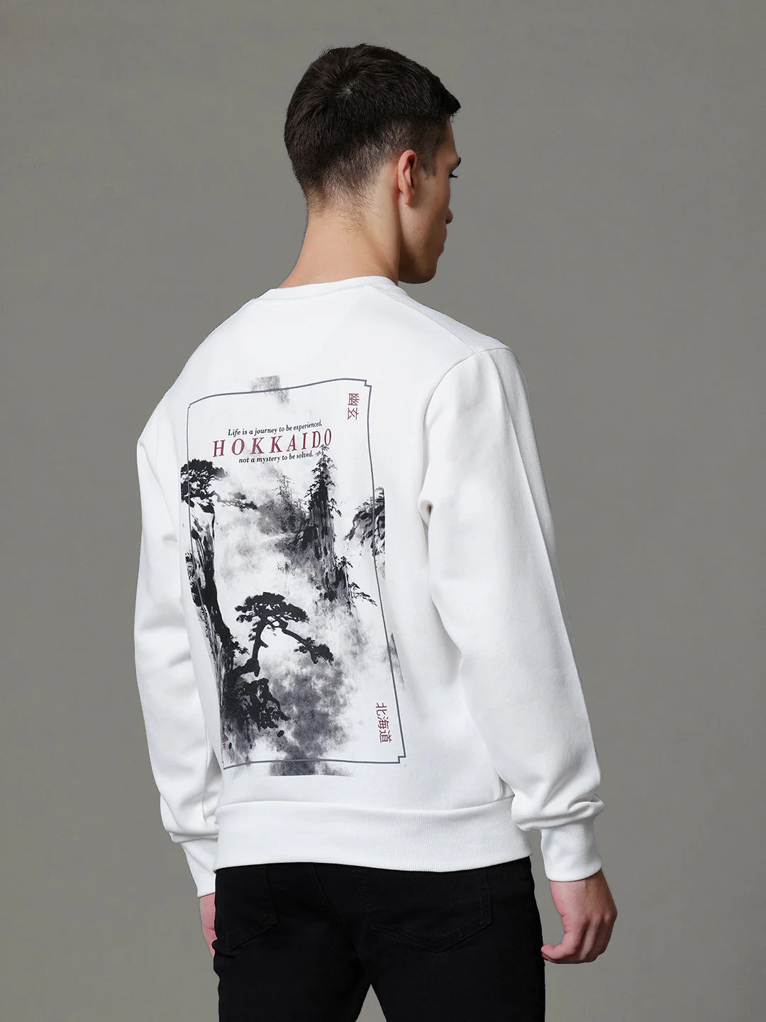Round Neck Graphic Sweatshirt for Men - Image 3