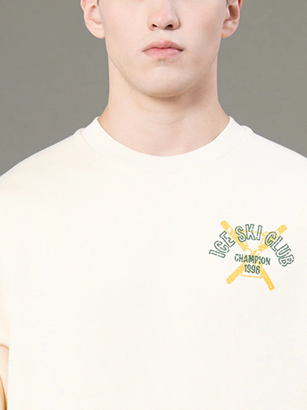 Round Neck Graphic Sweatshirt for Men - Image 4