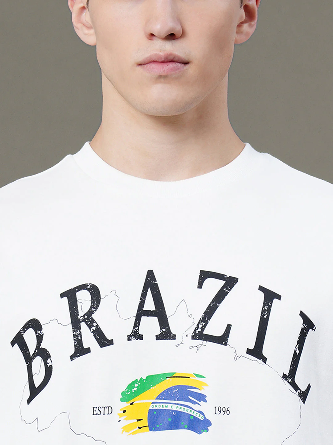 Round Neck Graphic Sweatshirt for Men - Image 4