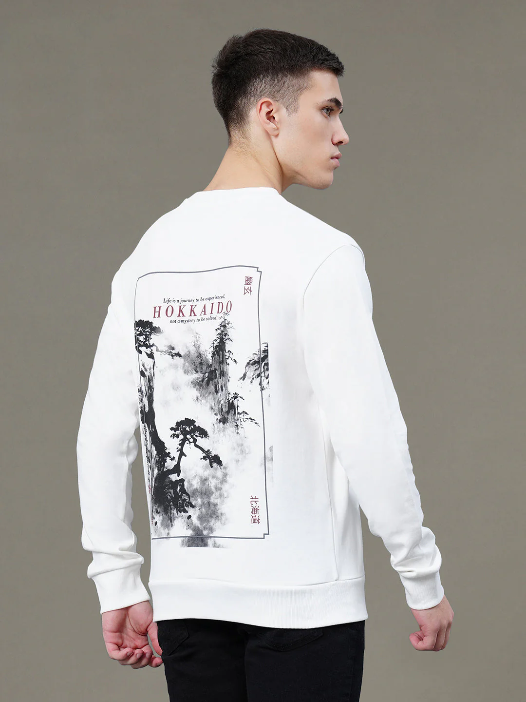 Round Neck Graphic Sweatshirt for Men - Image 3