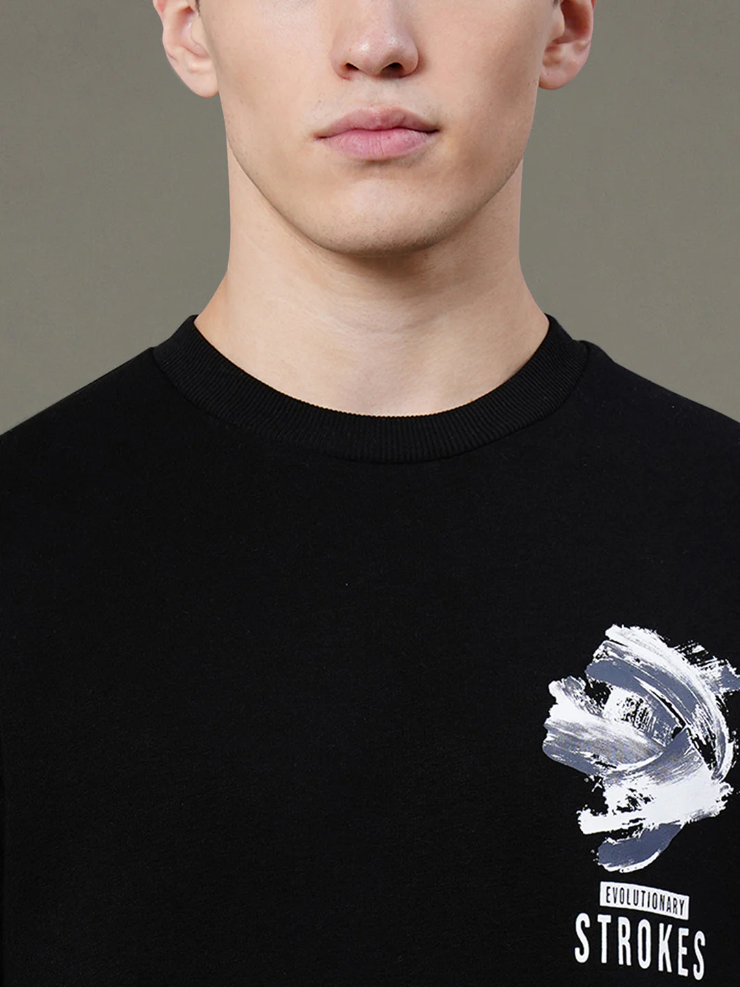 Round Neck Graphic Sweatshirt for Men - Image 4
