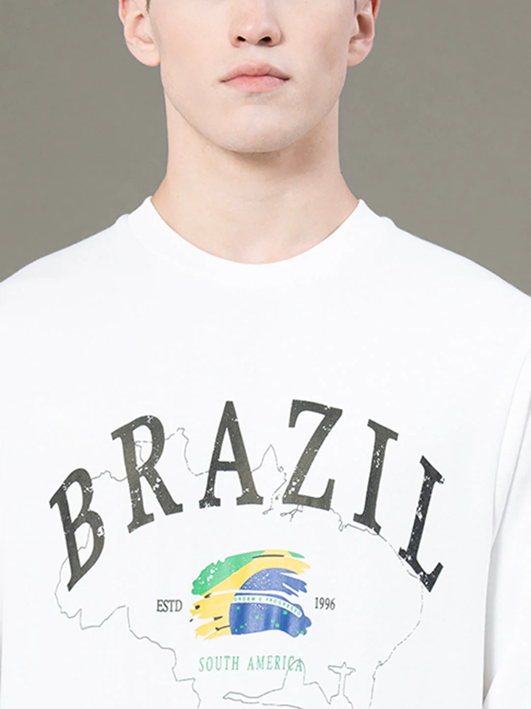 Round Neck Graphic Sweatshirt for Men - Image 4