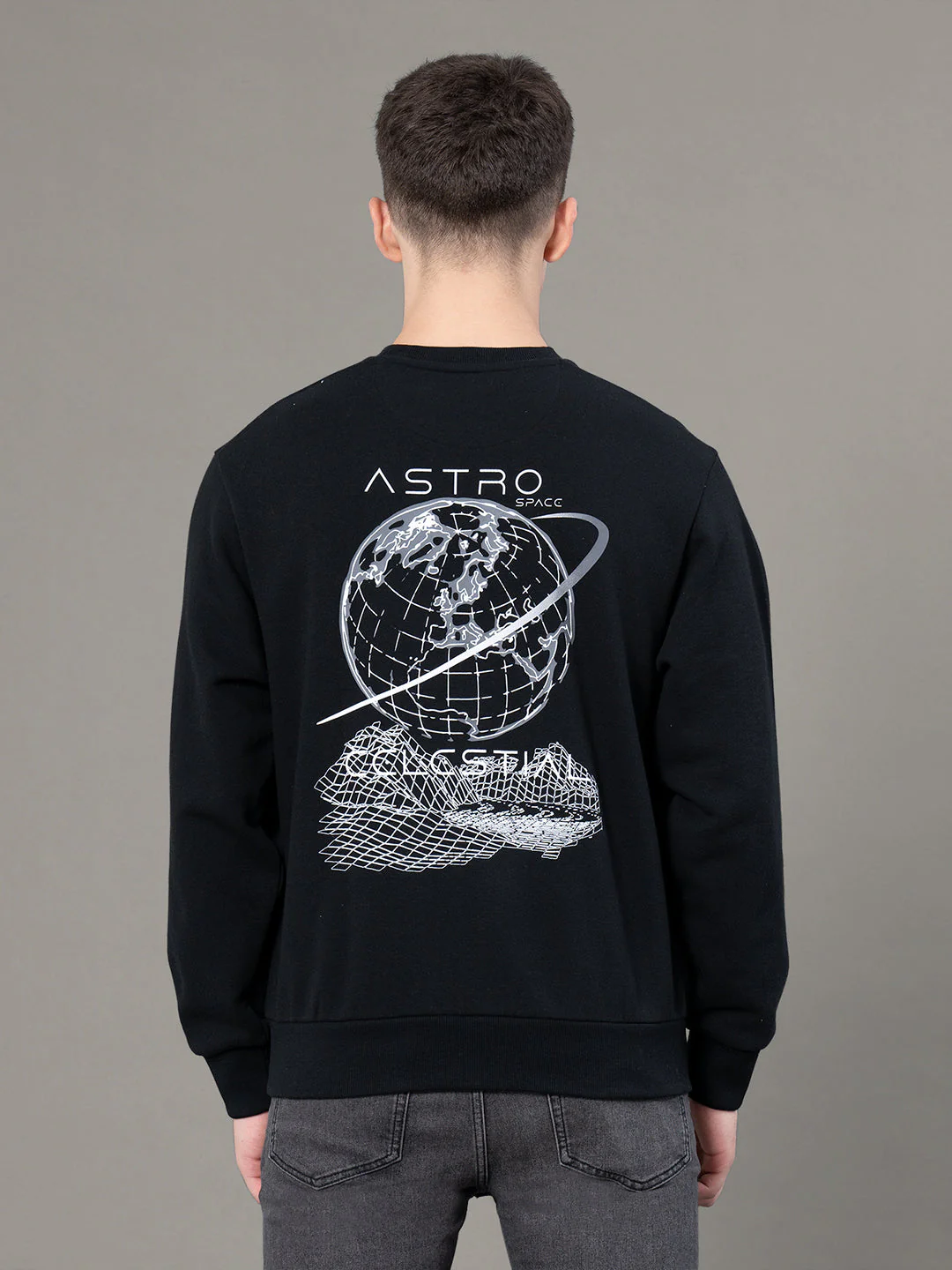 Round Neck Graphic Sweatshirt for Men - Image 3