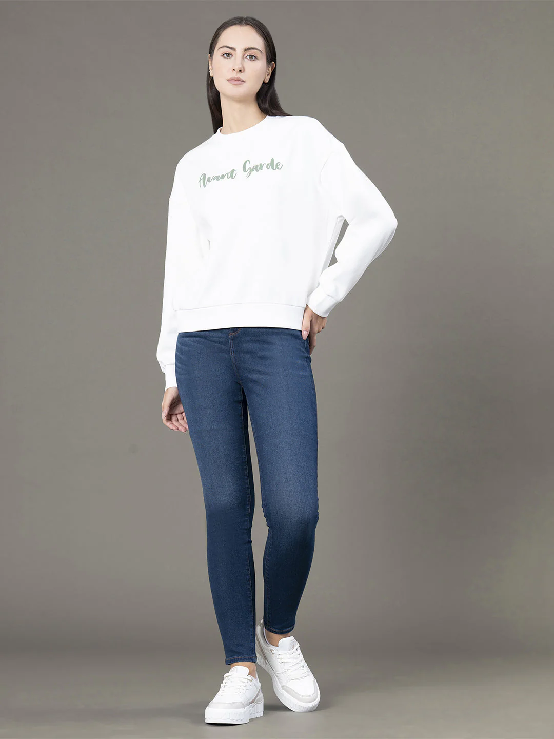 Round Neck Graphic Sweatshirt for Women - Image 5