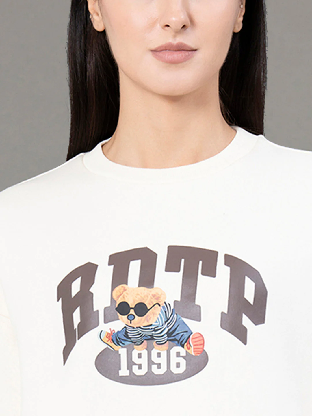 Round Neck Graphic Sweatshirt for Women - Image 4