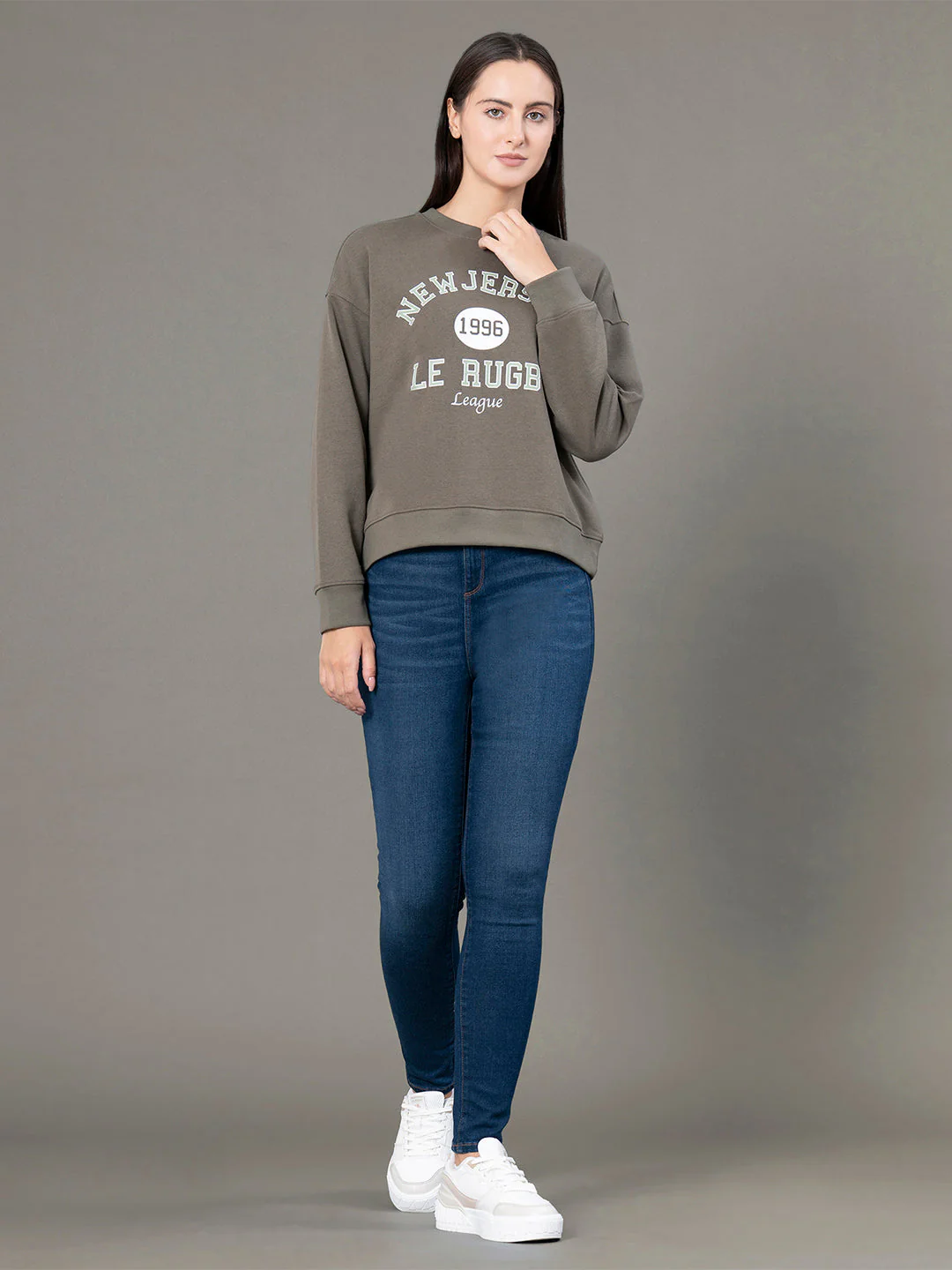 Round Neck Graphic Sweatshirt for Women - Image 5