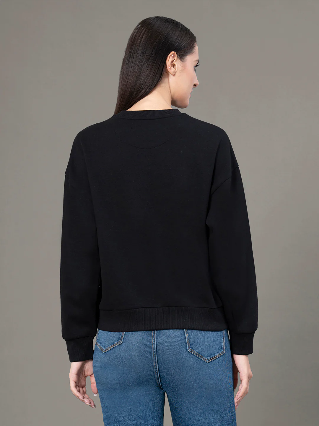 Round Neck Graphic Sweatshirt for Women - Image 3