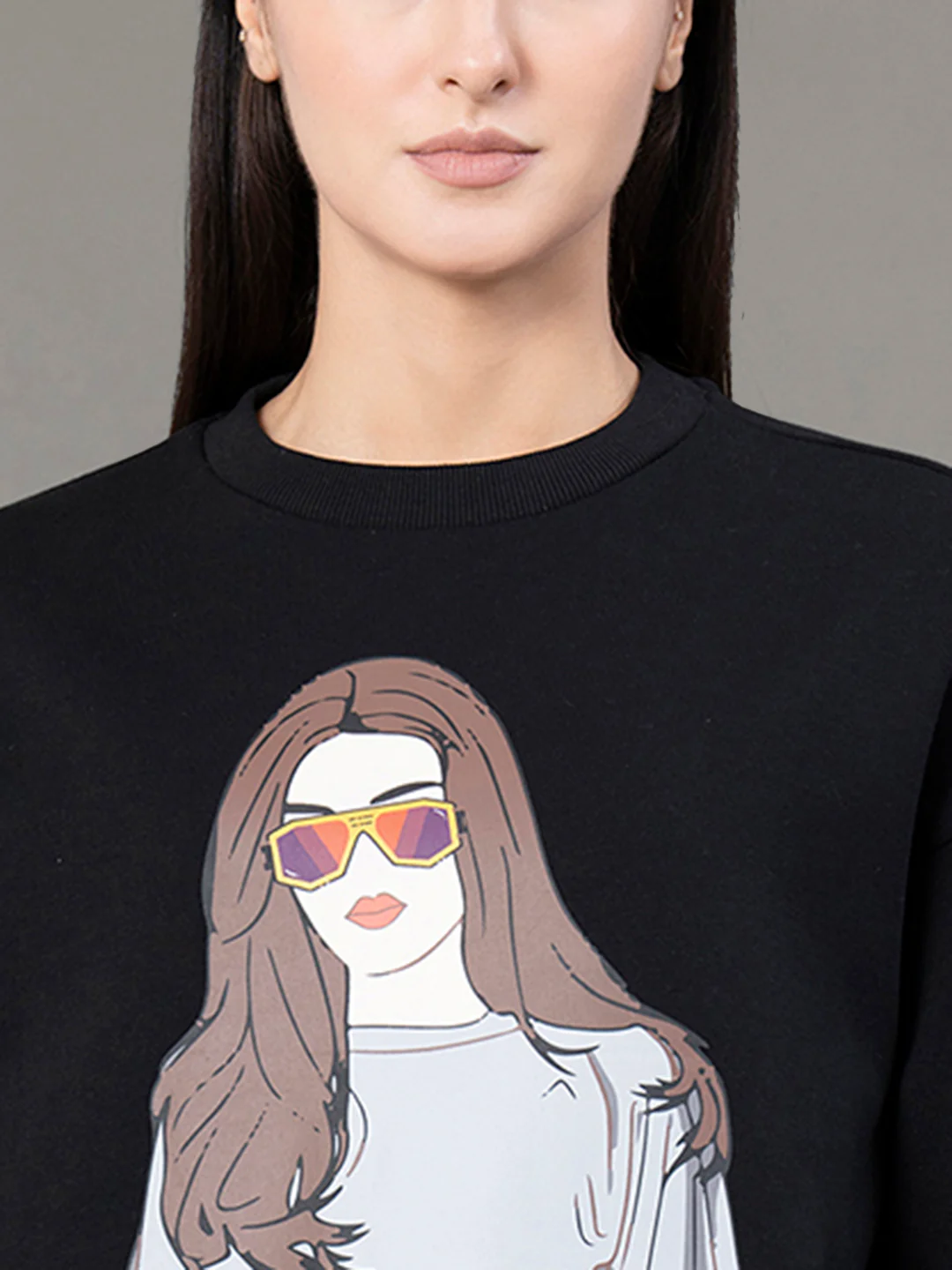 Round Neck Graphic Sweatshirt for Women - Image 4