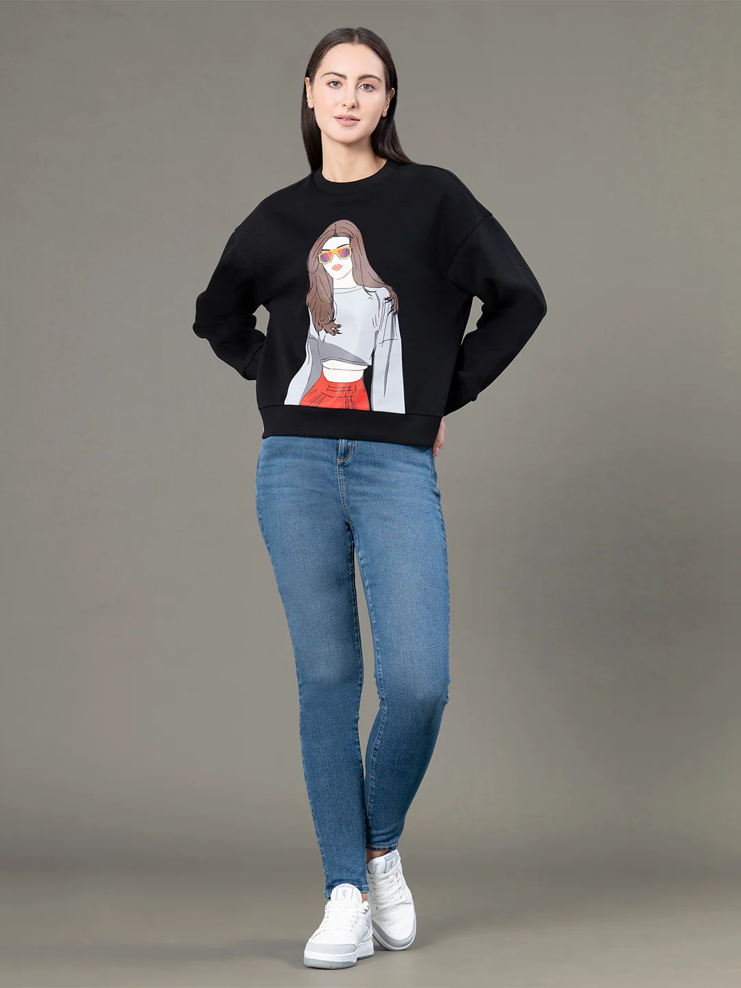Round Neck Graphic Sweatshirt for Women - Image 5