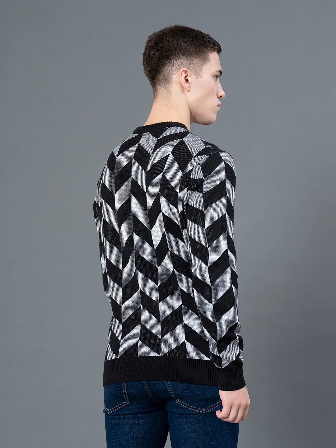 Round Neck Pattern Sweater for Men - Image 3