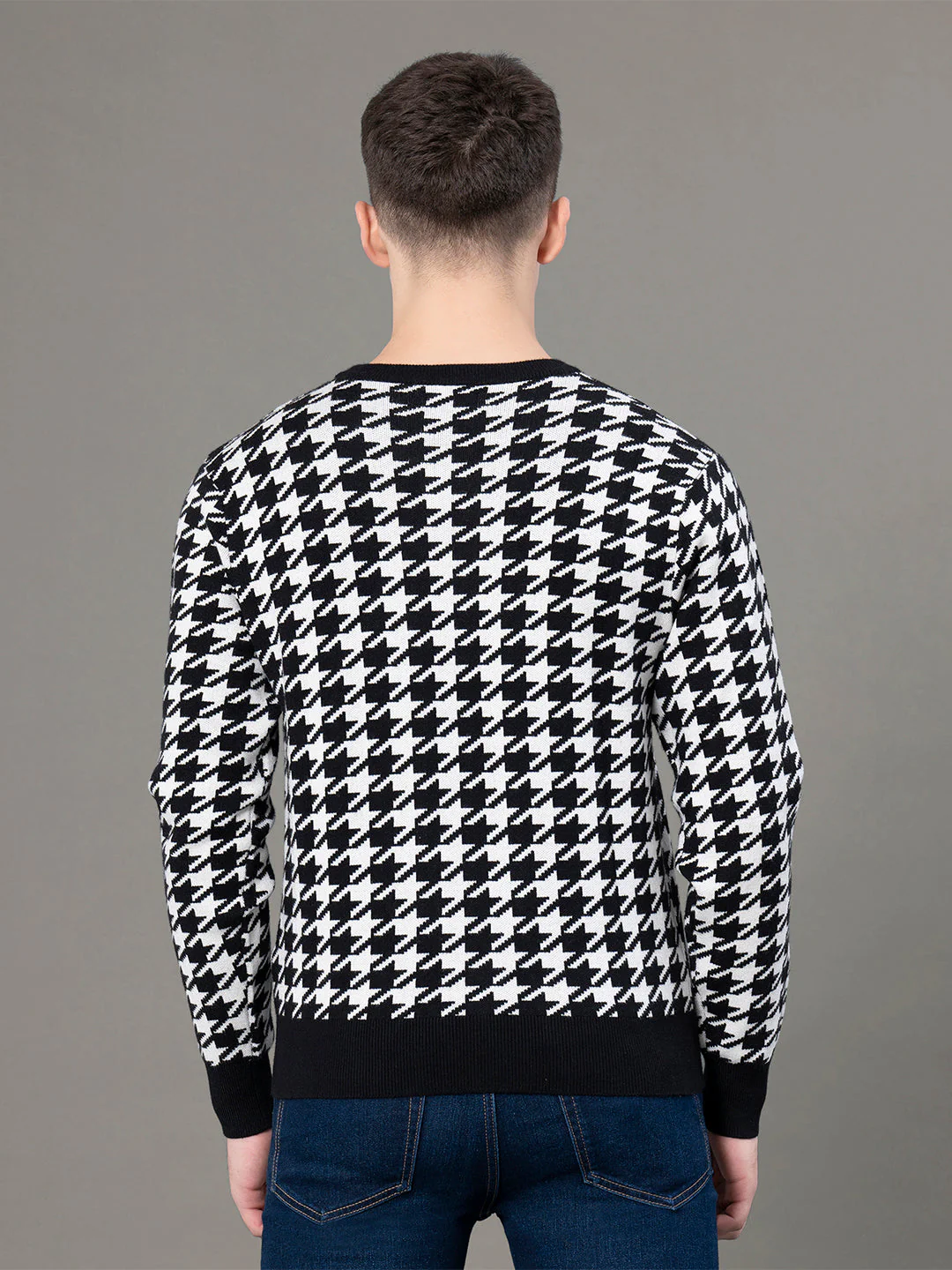 Round Neck Pattern Sweater for Men - Image 3