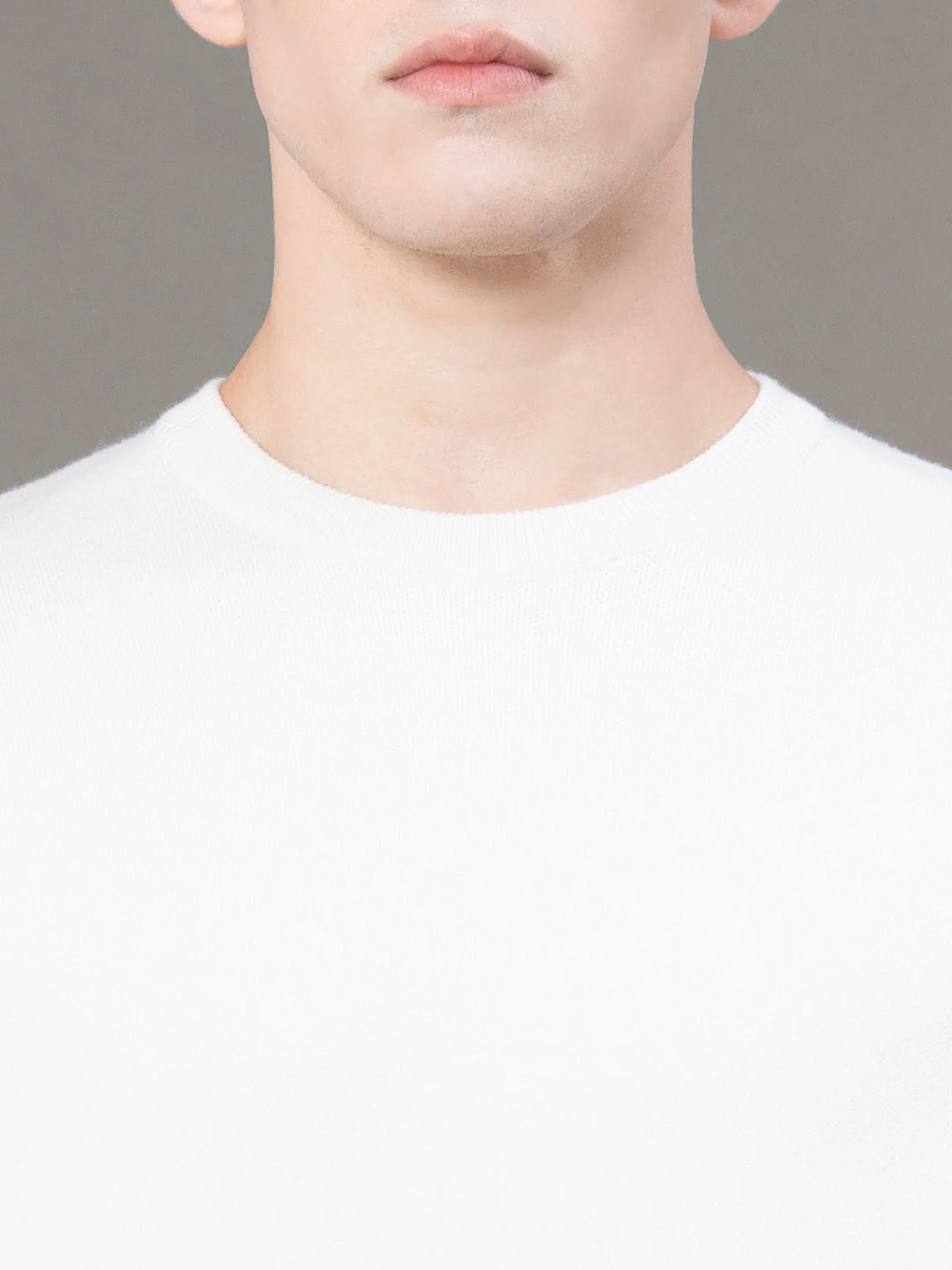 Round Neck Solid Sweater for Men - Image 4