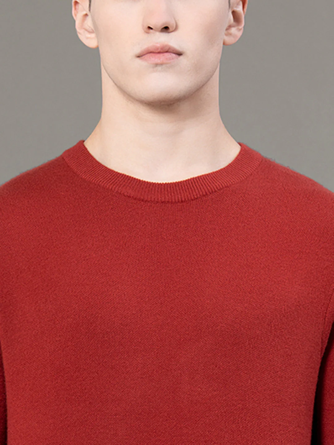 Round Neck Solid Sweater for Men - Image 4