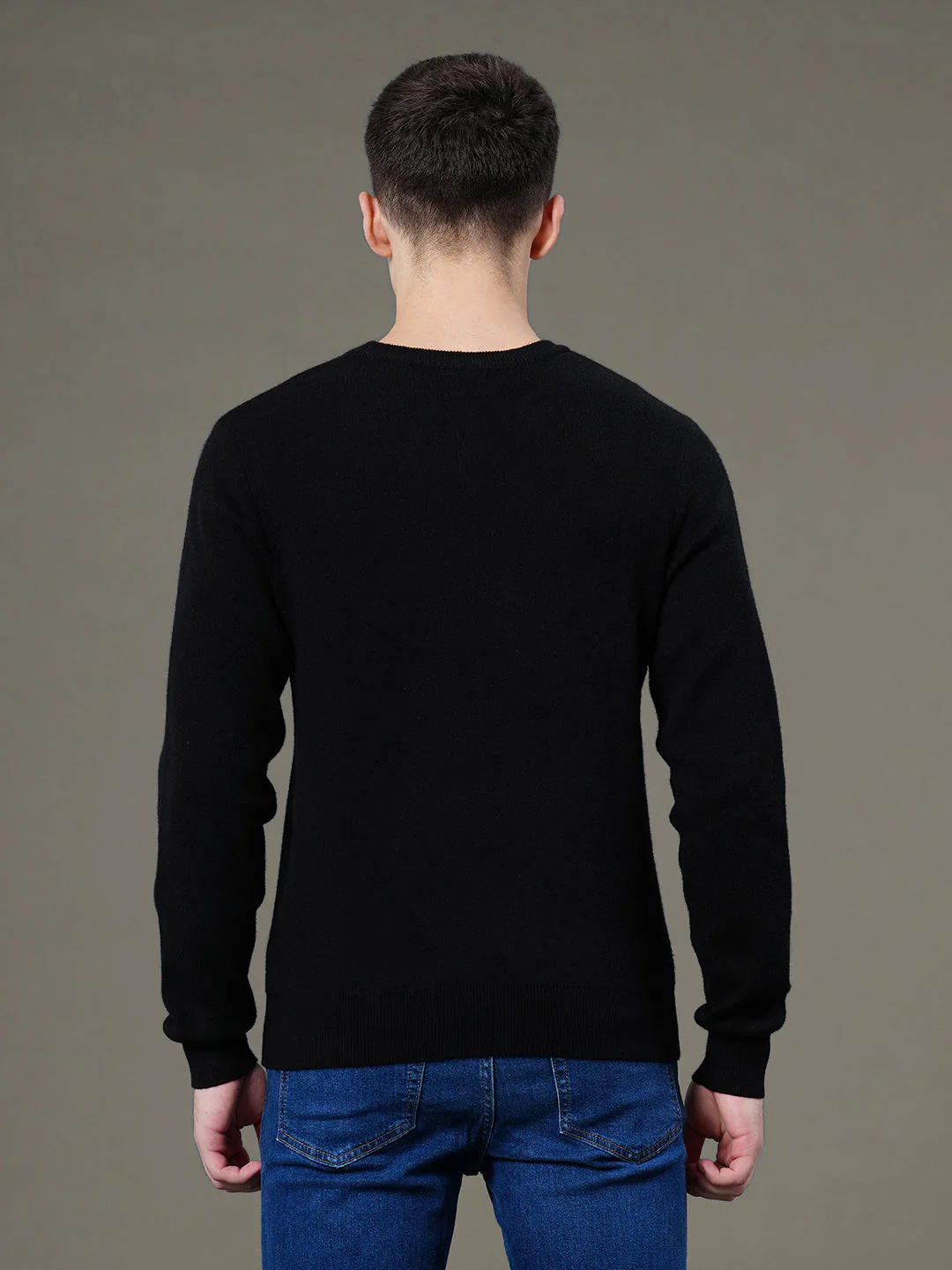 Round Neck Solid Sweater for Men - Image 3
