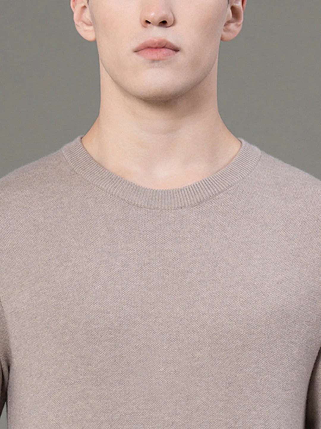 Round Neck Solid Sweater for Men - Image 4