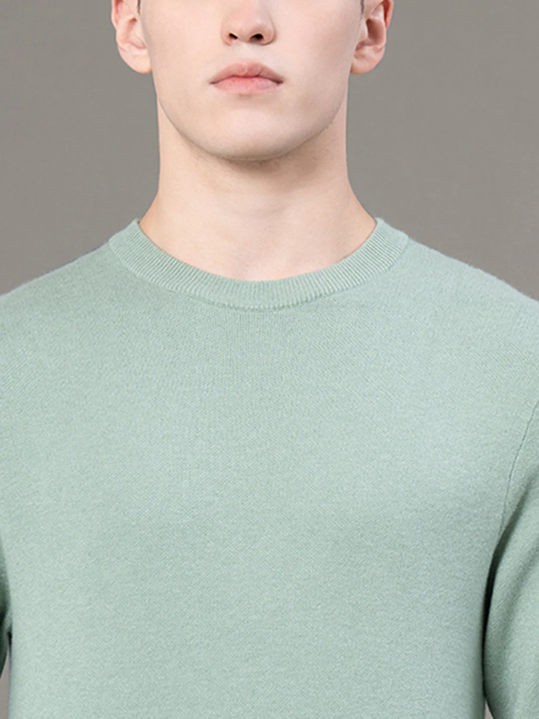 Round Neck Solid Sweater for Men - Image 4