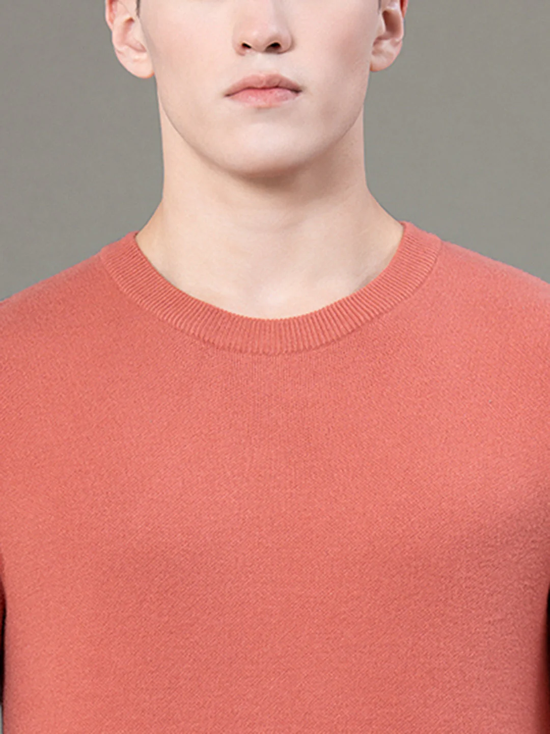 Round Neck Solid Sweater for Men - Image 4