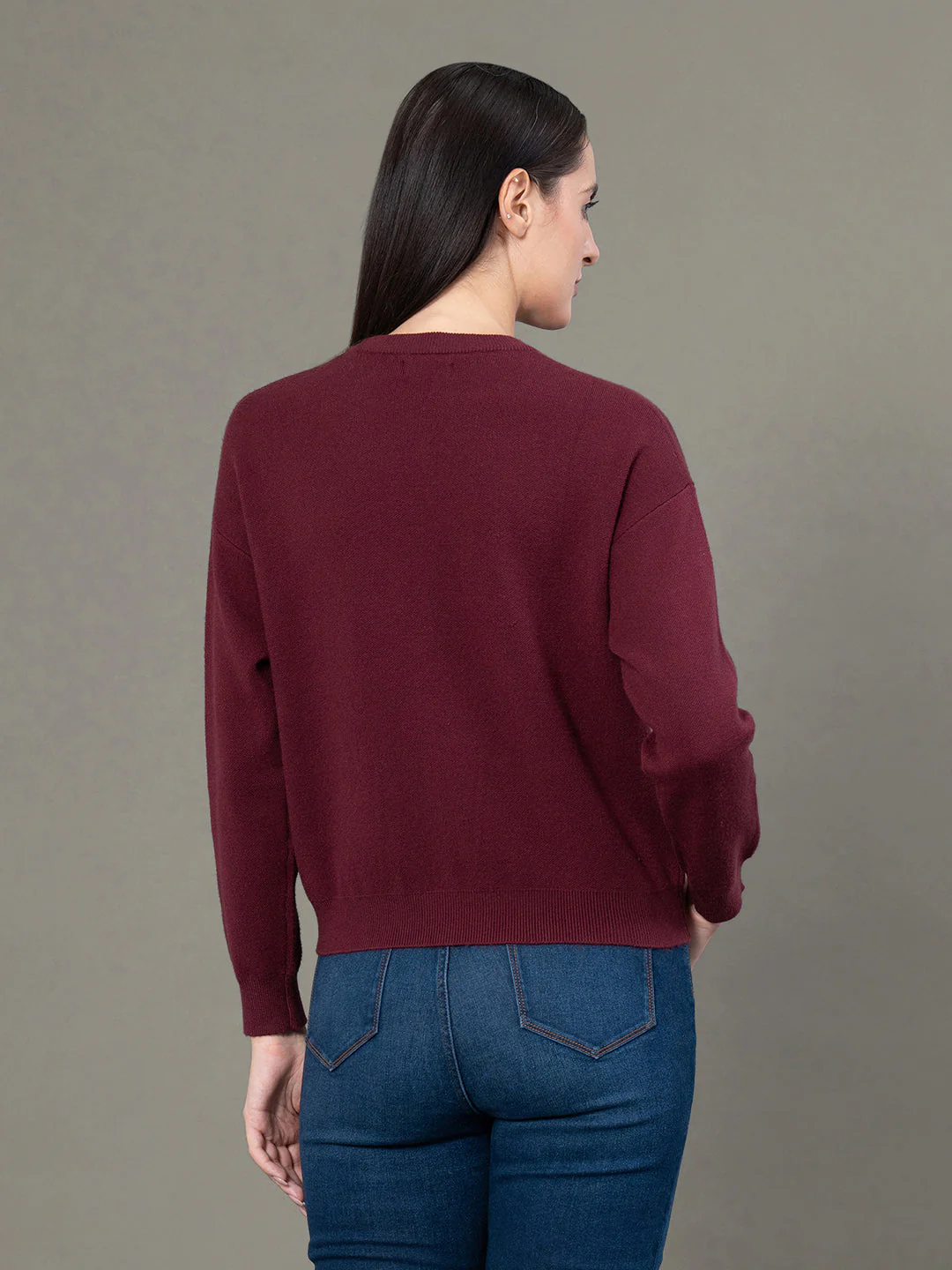 Round Neck Solid Sweater for Women - Image 3