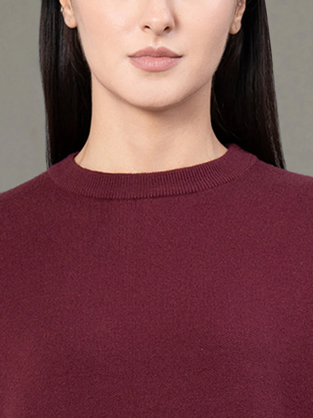Round Neck Solid Sweater for Women - Image 4
