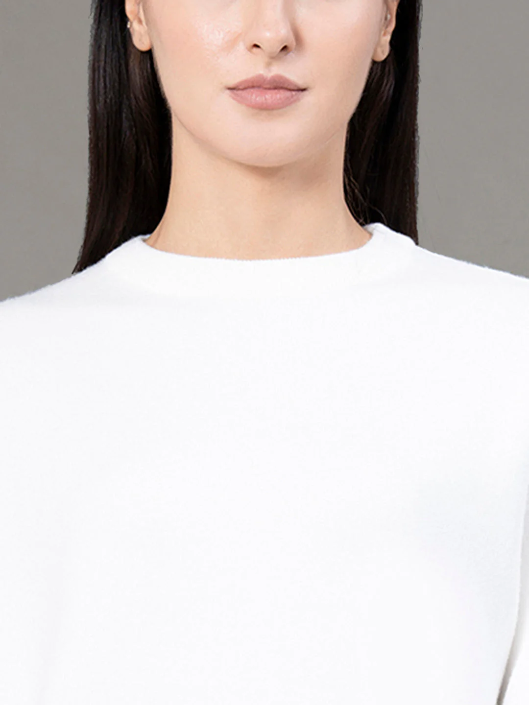 Round Neck Solid Sweater for Women - Image 4
