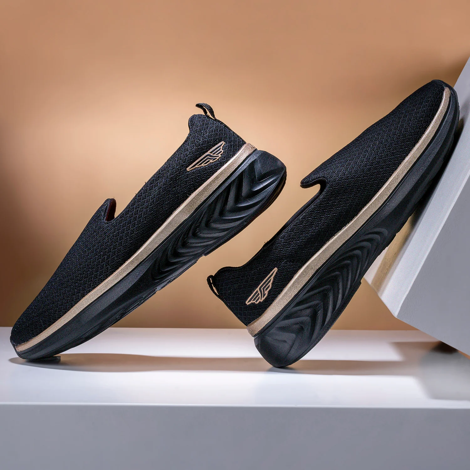 Women Black Walking Shoes - Image 6