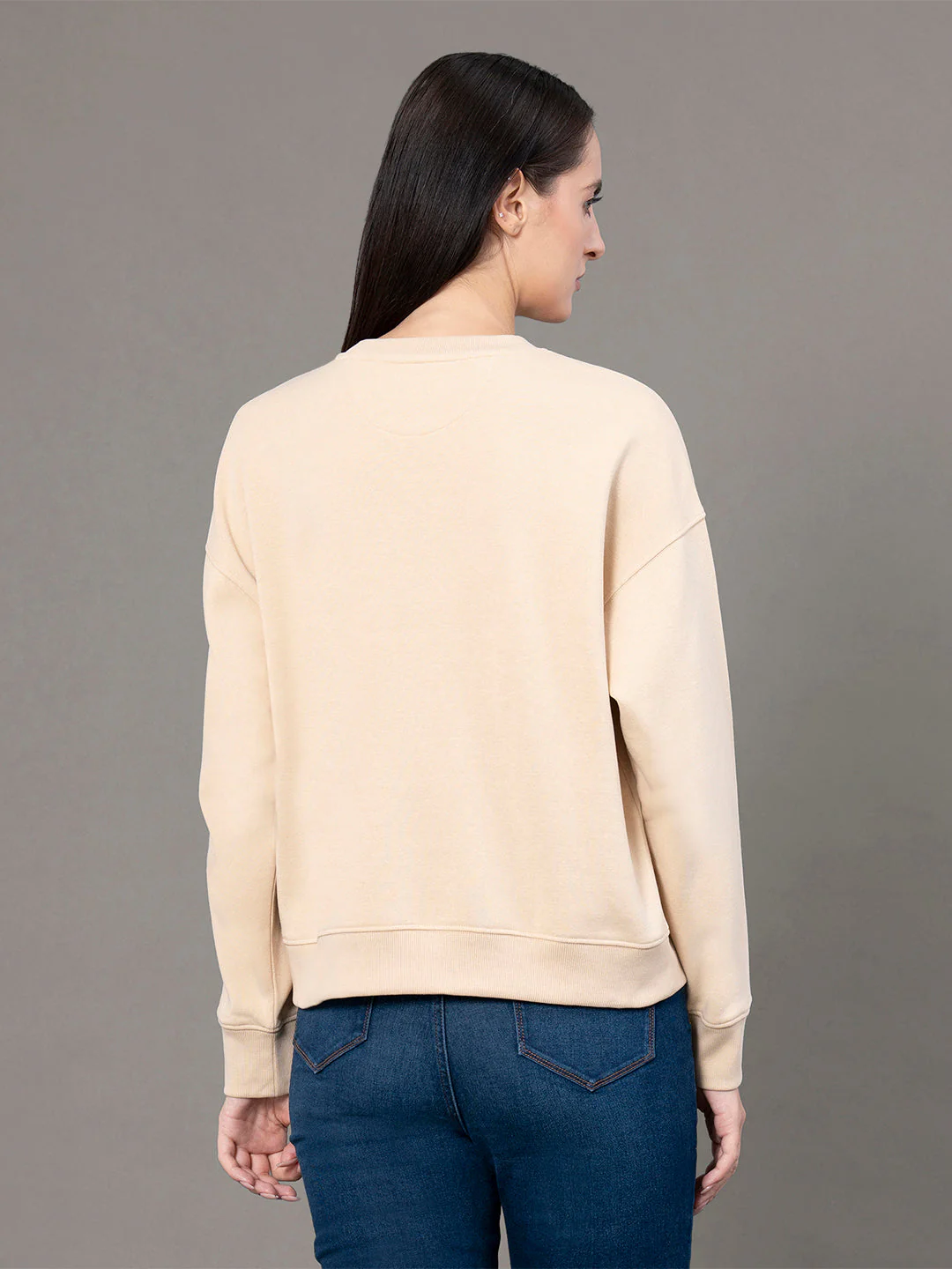 Round Neck Graphic Sweatshirt for Women - Image 3