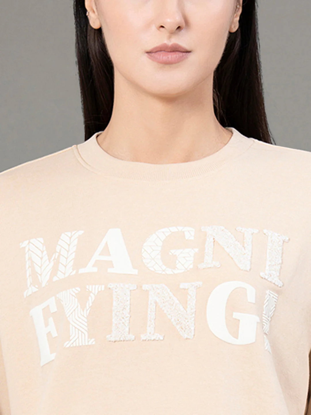 Round Neck Graphic Sweatshirt for Women - Image 4