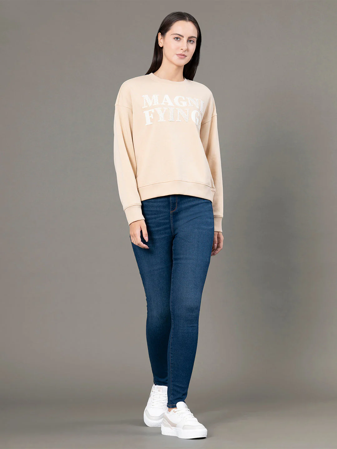 Round Neck Graphic Sweatshirt for Women - Image 5