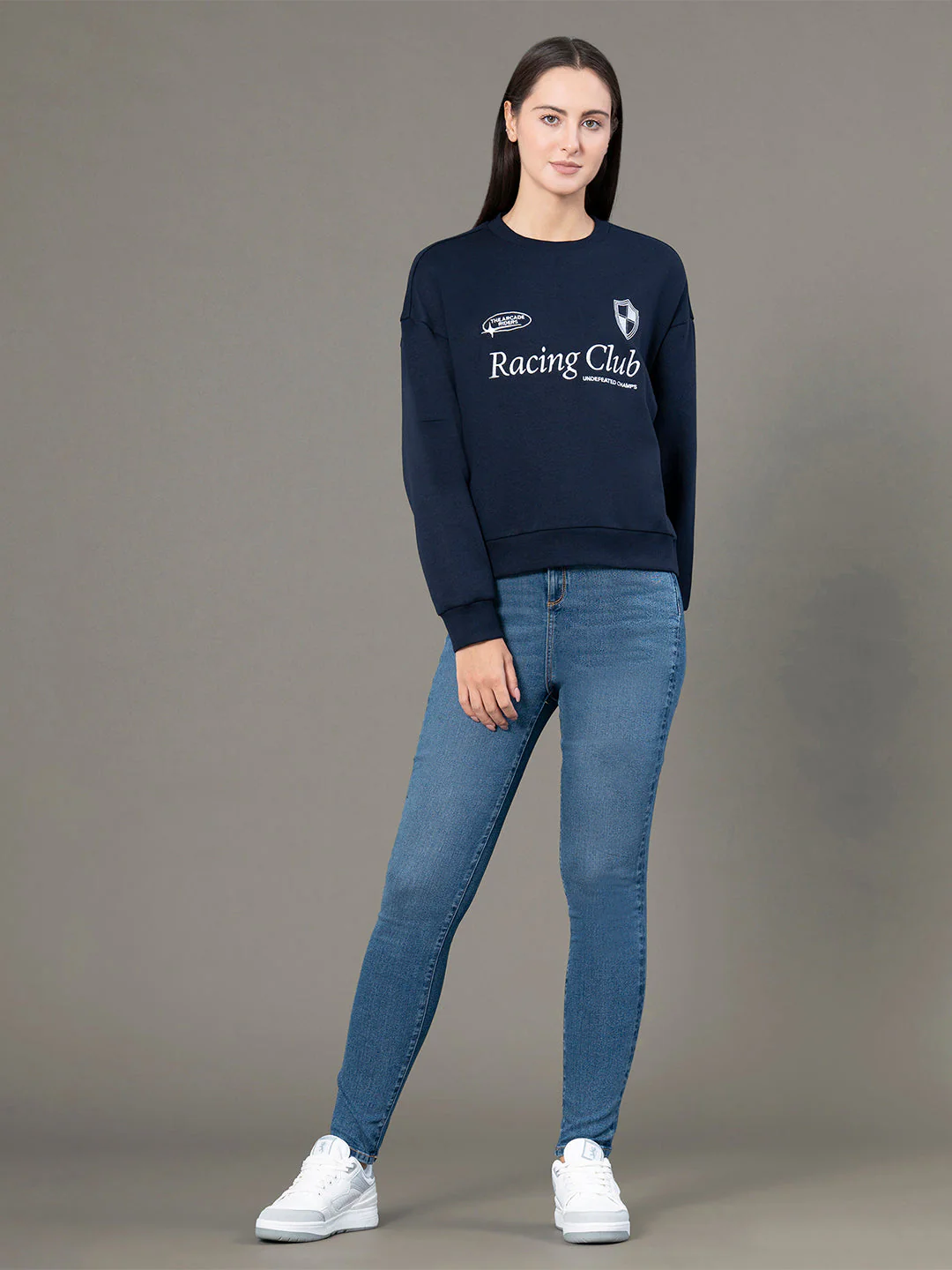 Round Neck Graphic Sweatshirt for Women - Image 5