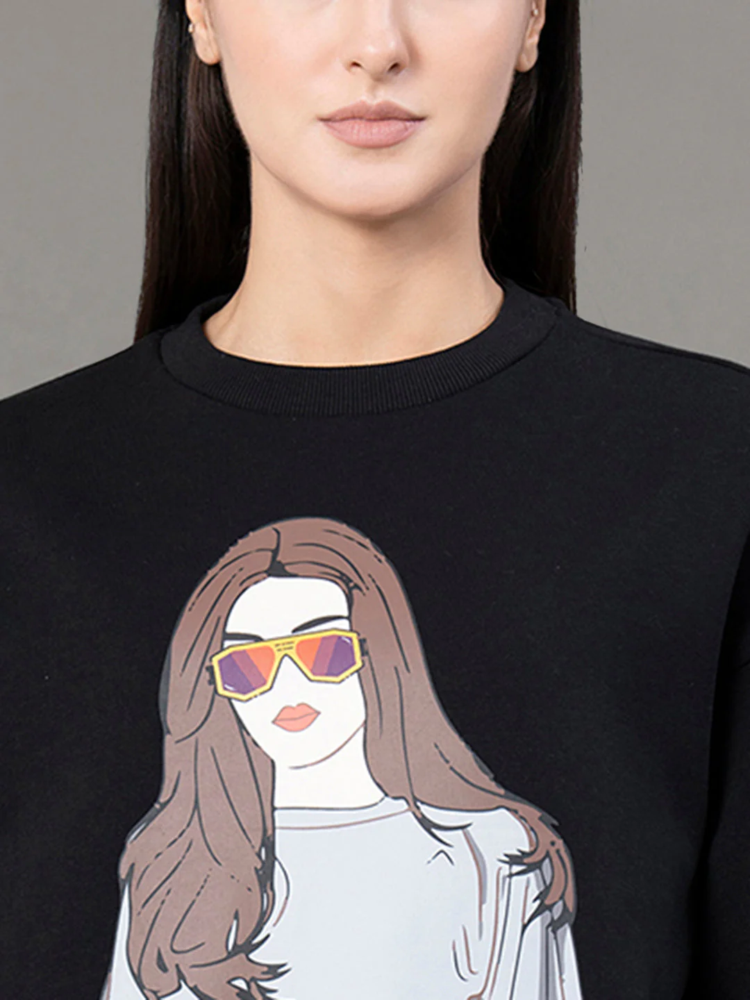 Round Neck Graphic Sweatshirt for Women - Image 4