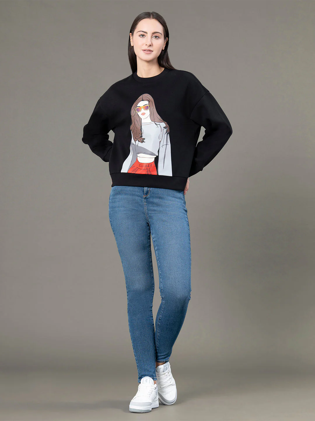 Round Neck Graphic Sweatshirt for Women - Image 5