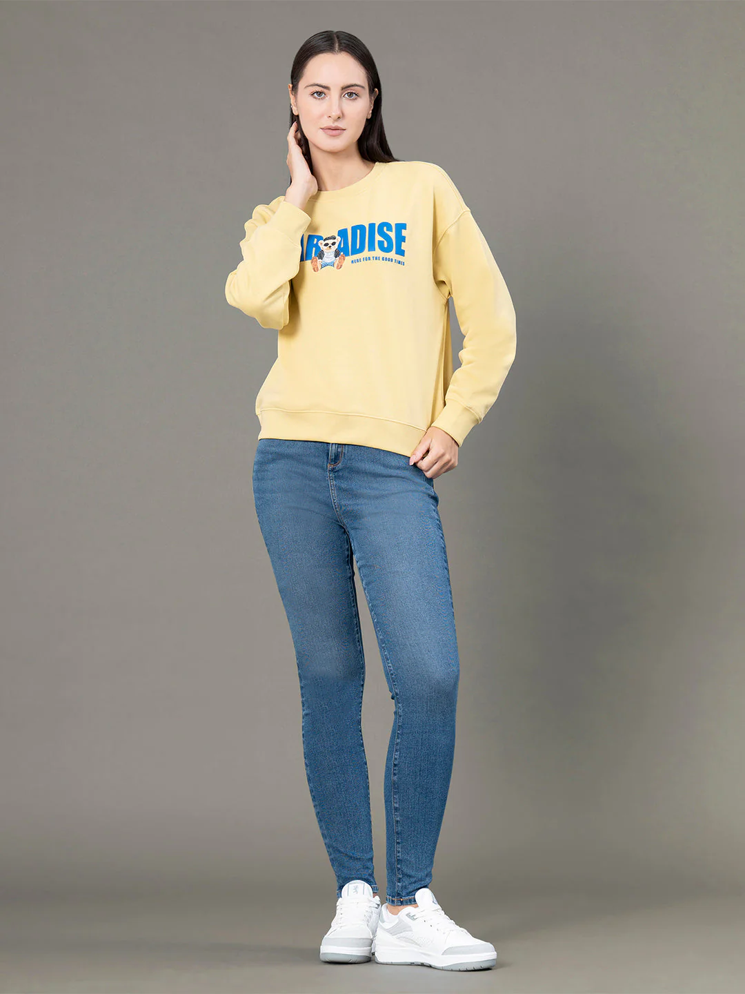 Round Neck Graphic Sweatshirt for Women - Image 5