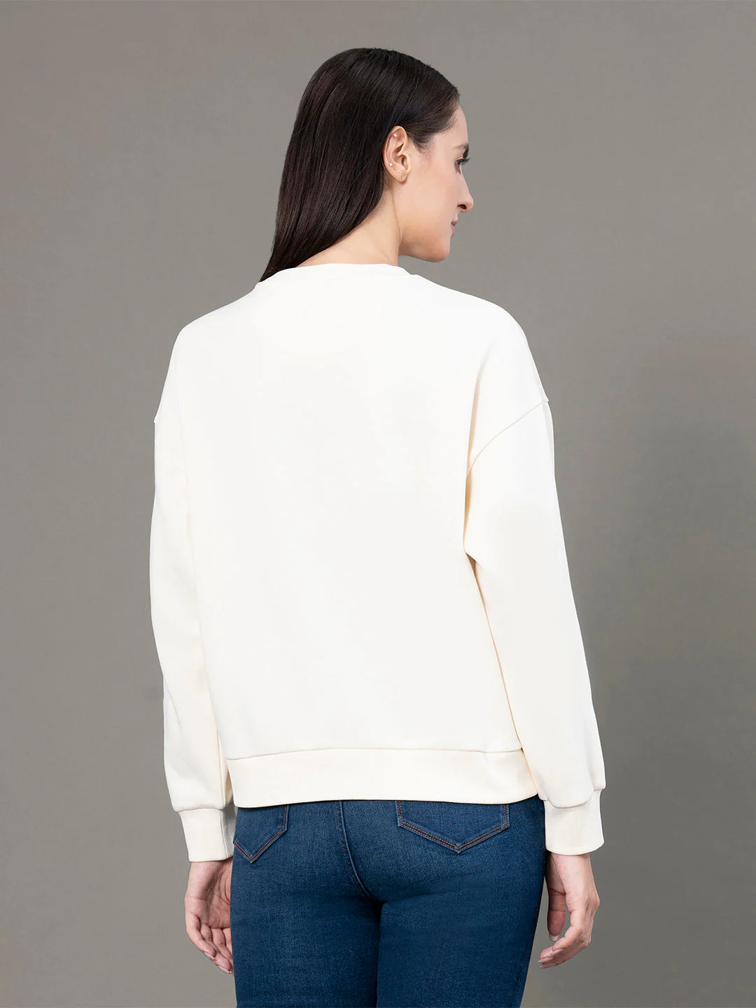 Round Neck Graphic Sweatshirt for Women - Image 3