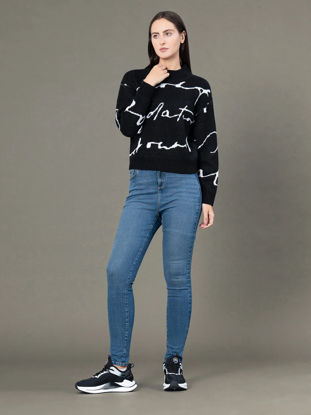 Round Neck Typography Pattern Sweater for Women - Image 5