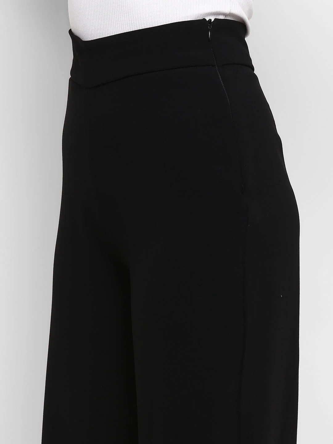 Women Black Solid Poly Moss Culotte - Image 2