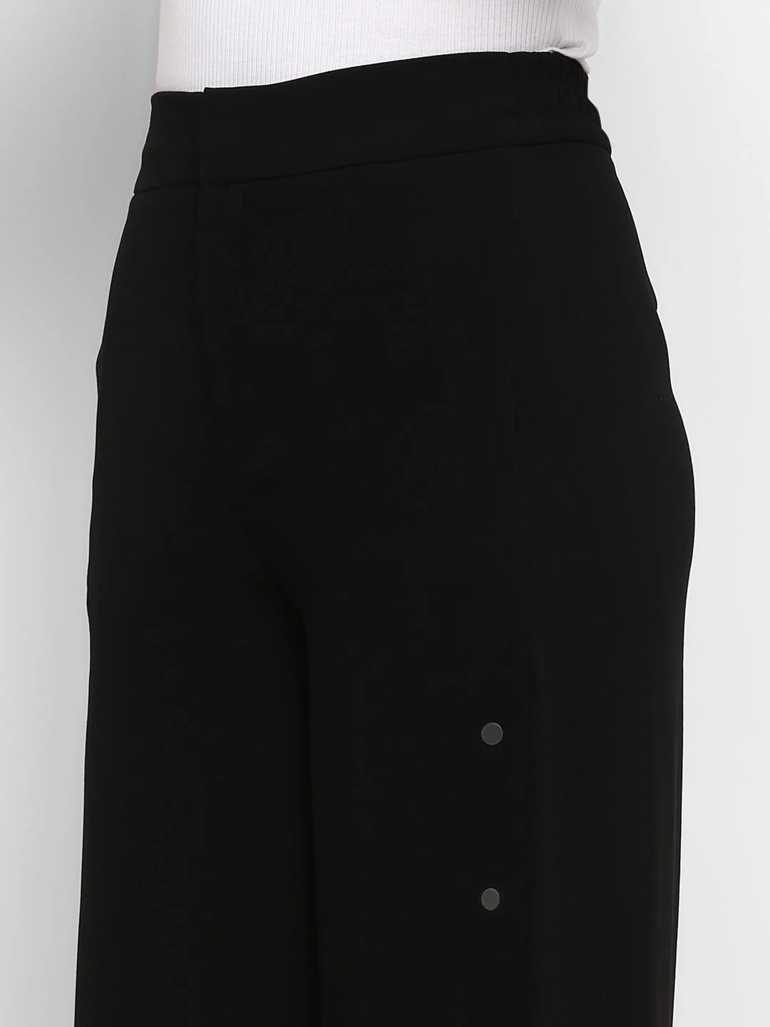 Women Black Solid Poly Moss Culotte - Image 2
