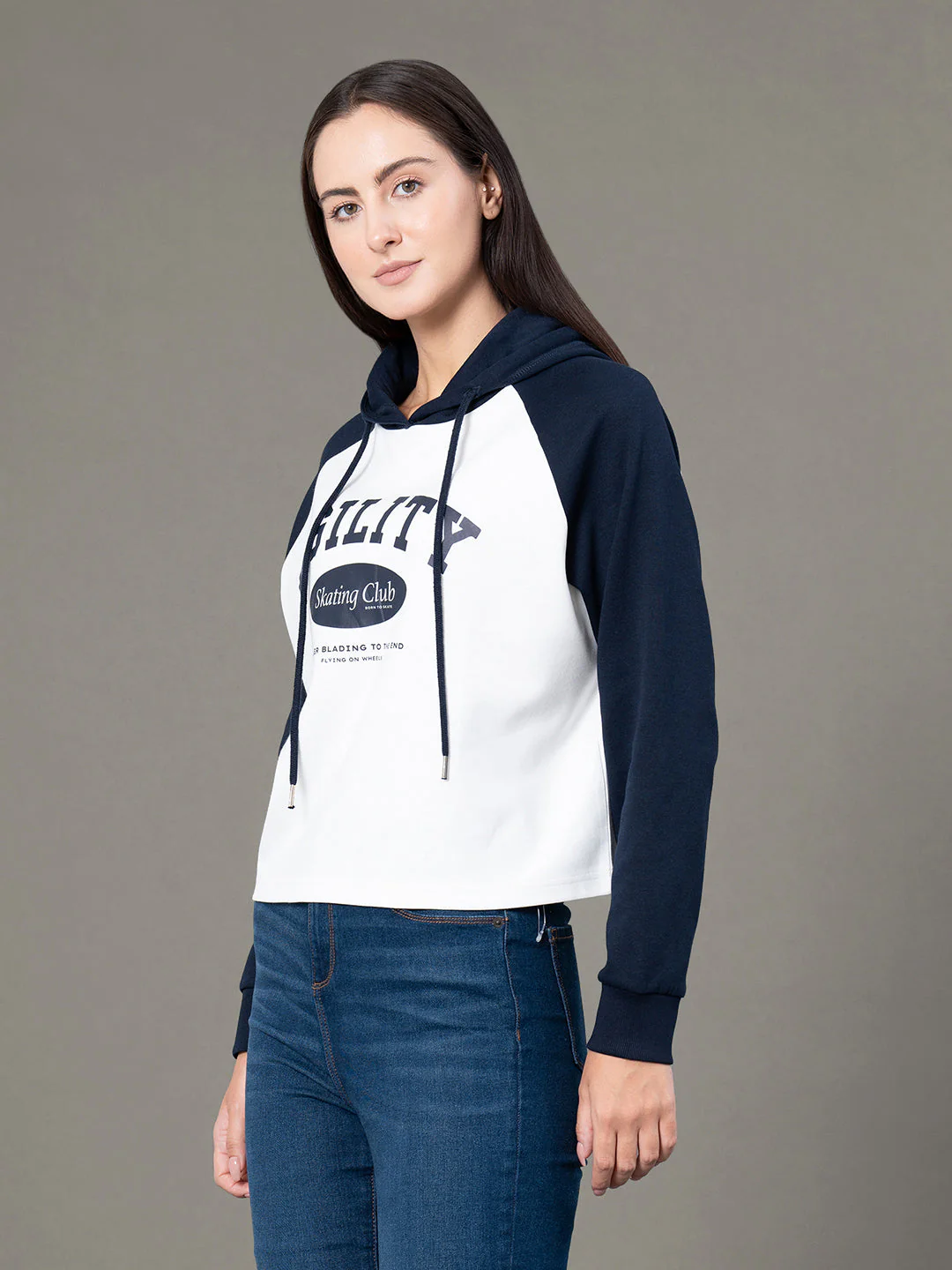 Women's Off White Poly Cotton Graphic Print Colorblock Reglan Sleeve Hoodie - Image 6